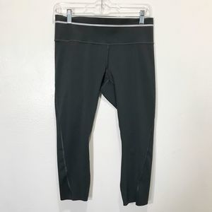 Athleta Gray Capri Crop Athletic Leggings